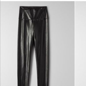 Aritiza Wilfred Free
Daria Pant